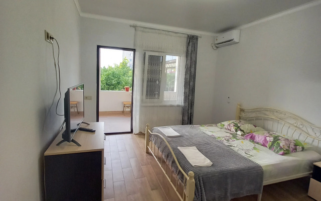 Mari Guest house