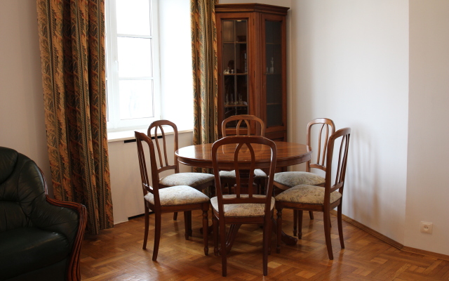 Ploschad' Respubliki Apartments