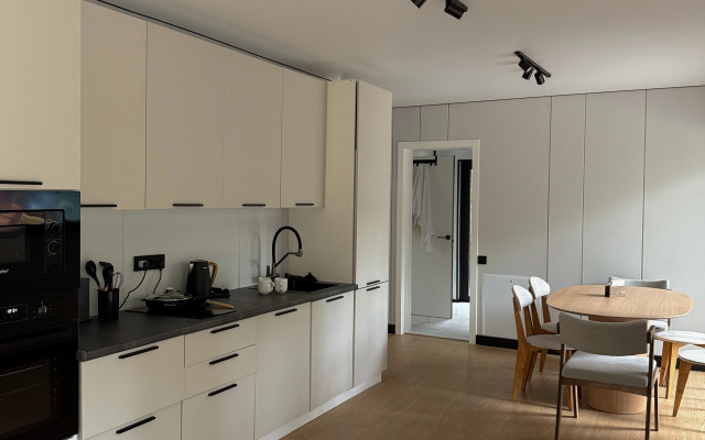 Частный дом в окружении леса с сауной