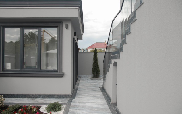 Vzlyot Guest House
