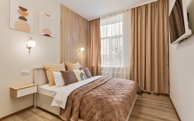 FullHouseApart dizaynerskie trekhmestnye apartamenty na vokzal'noy ploshchadi Apartments
