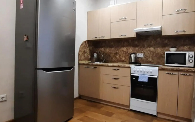 Komfort v 20 Min ot Naberezhnoj Amura Flat