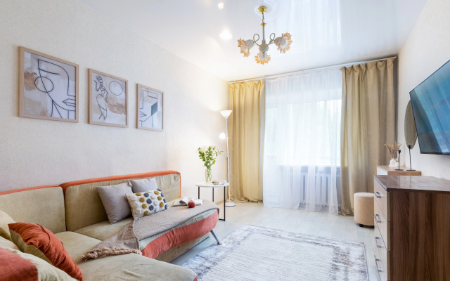 3-Kh Komnatnaya u Zh/d Vokzala Flat