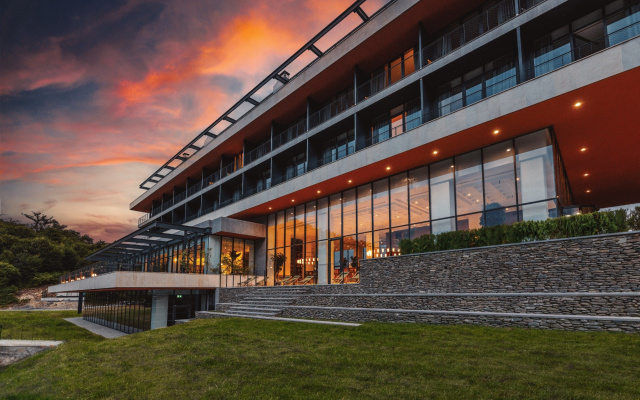 Курортный отель Kvareli Lake Resort