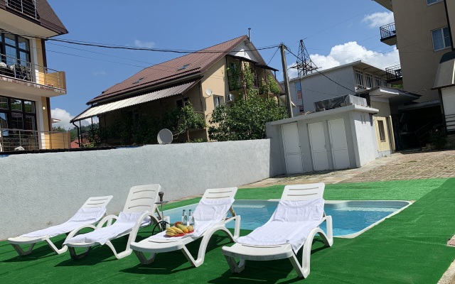 Uyutnyij Prichal Hotel
