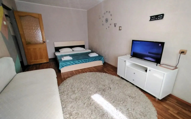 Na Entuziastov 37 Apartments