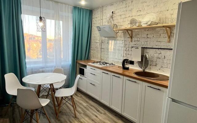 Lyuks na Irtyshskoy Naberezhnoy 13 Flat