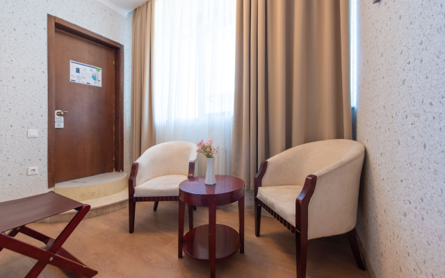 Kraveli Hotel