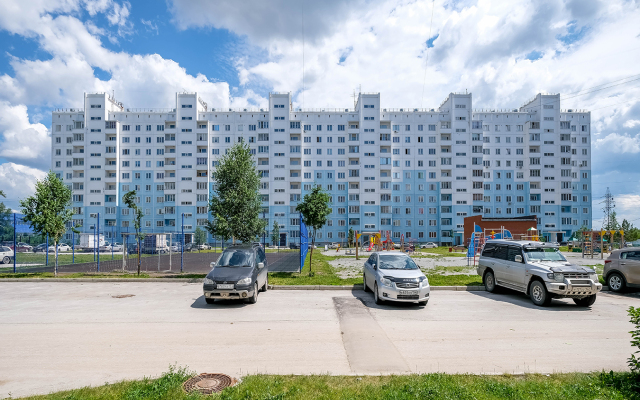 ryadom s Mntk im. Fedorova i Sk Zarya Flat