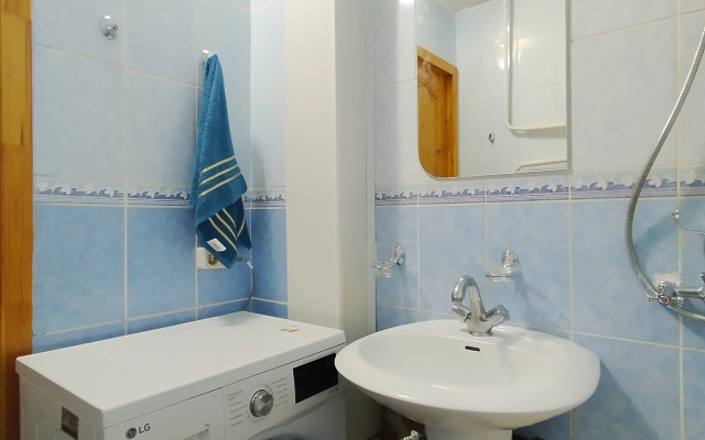 Dvukhkomnatnye Na Komsomolskoy Apartment