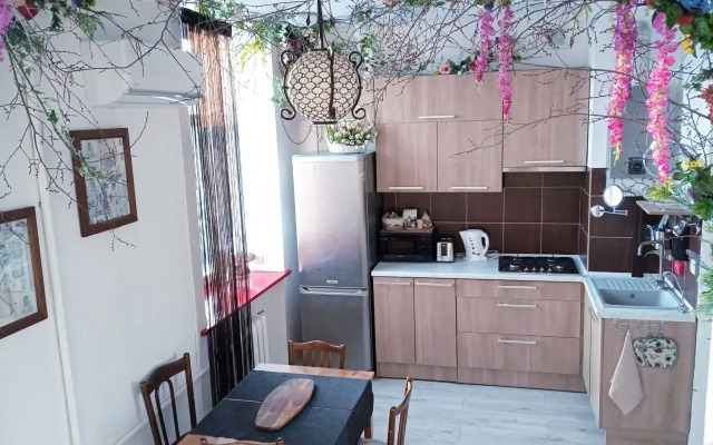 Квартира Студия с авторским декором Сказочный лес в красивом доме