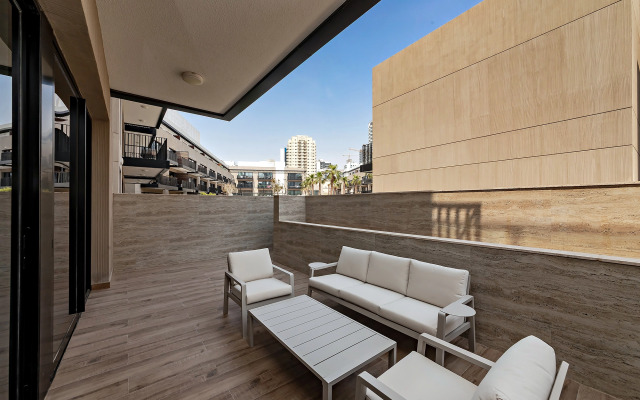 Oakley Square 1Br with Maid's Room Apartment