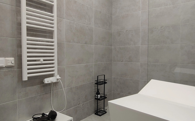 Studiya U Zh/d Vokzala Na 31 Etazhe Flat