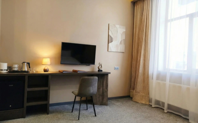 Апартаменты просторные с двухспальной кроватью (3)