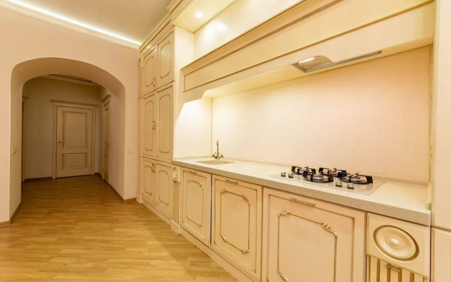Na Ulitse Glinki 1 Flat