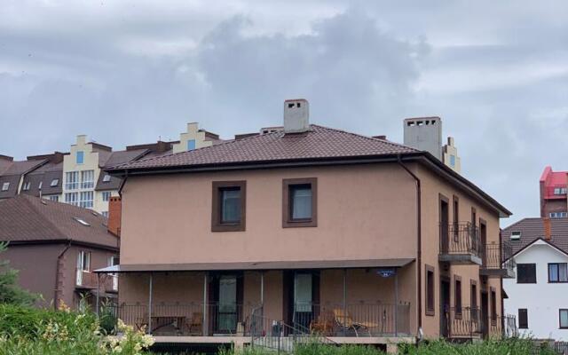 V Zelenogradske Cottage