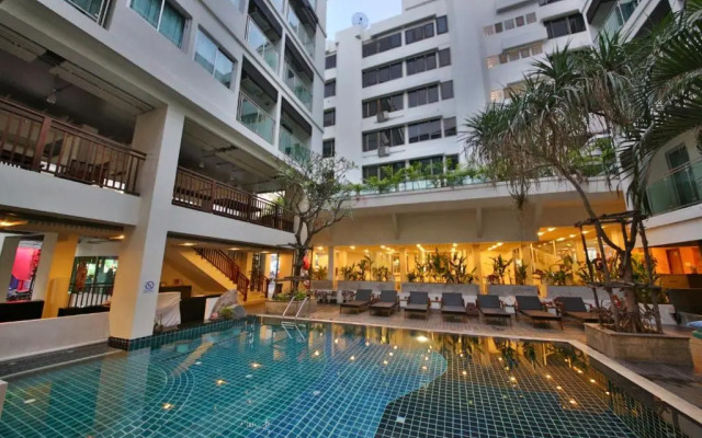 Отель Sunshine Hotel & Residences