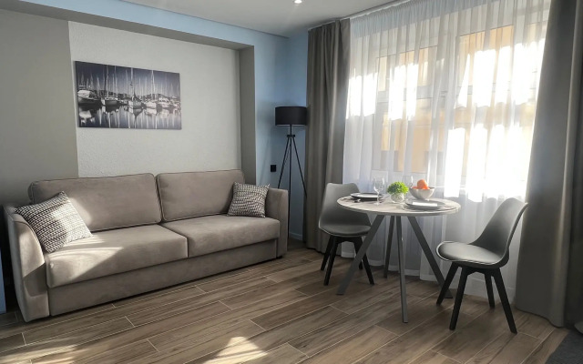 U Chasovoy Bashni Golubye Apartments