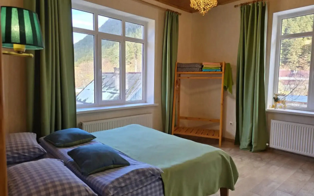 Квартира с видом на горы на улице Энгельса 15