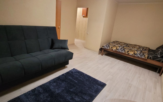 Na Lunacharskogo 110 Flat
