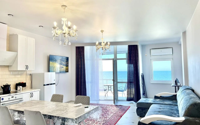 Na Naberezhnoy Pushkina, 17litb Apartment