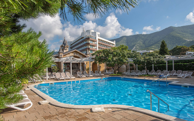 Kurortnyj otel' Alean Family Biarritz