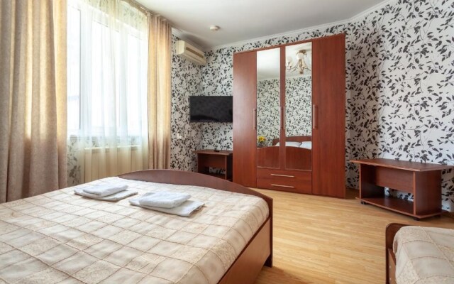 U Chernogo Morya Guest House