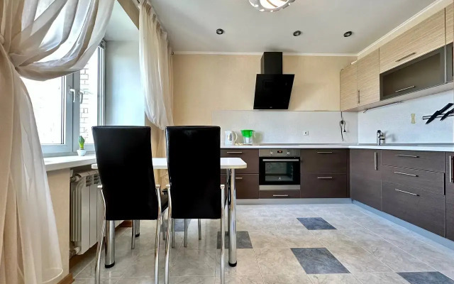 Квартира Трехкомнатная Аэродромная 72а