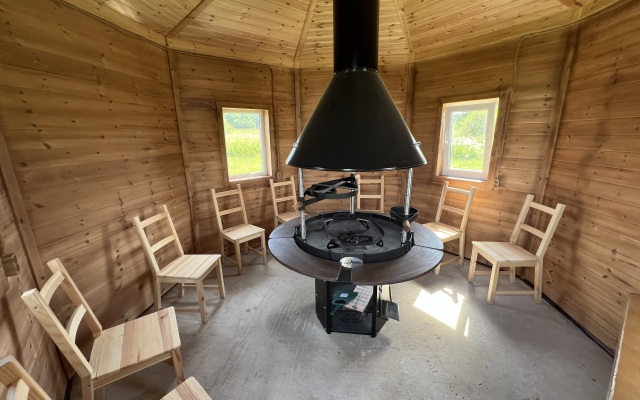 Polyarnaya Stantsiya Sinii Private House