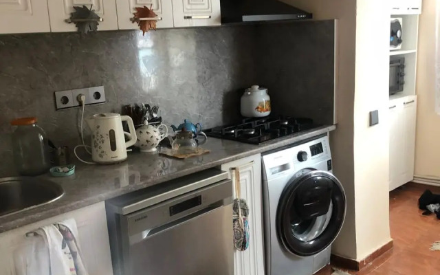 Flat Kvartira na 5-om etazhe v tsentre Baku