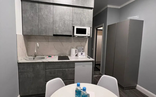 Studiya-2 na Shakhterov 46/1-42-2 Apartments
