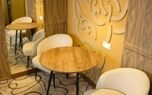 Отель Шахристан