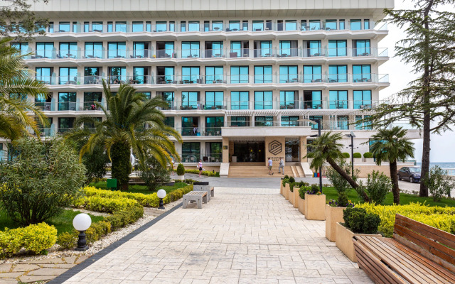 Luch Apartments