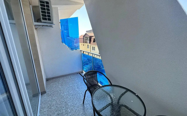 Na Ulitse 8 Marta 10 Apartments