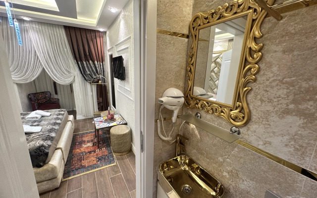 Отель TH Old City Hotel