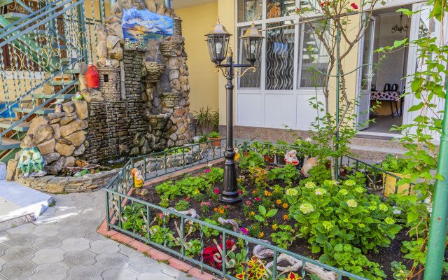 Faina Guest house