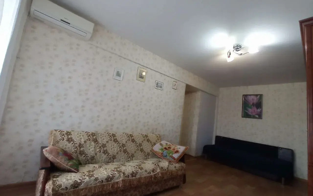 Квартира двухкомнатная на улице Кузнецова 9