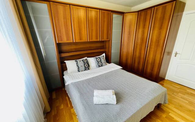 M.O.O.N. APARTMENTS Samal 1 Apartments