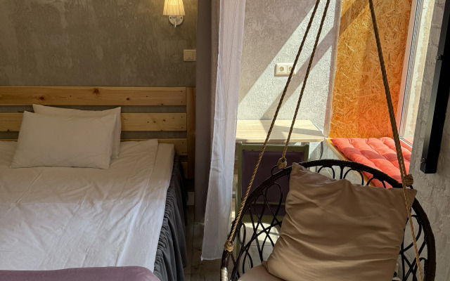 Krasnye Apartamenty Poyuschie Fontany Komsomola 13 Apartments