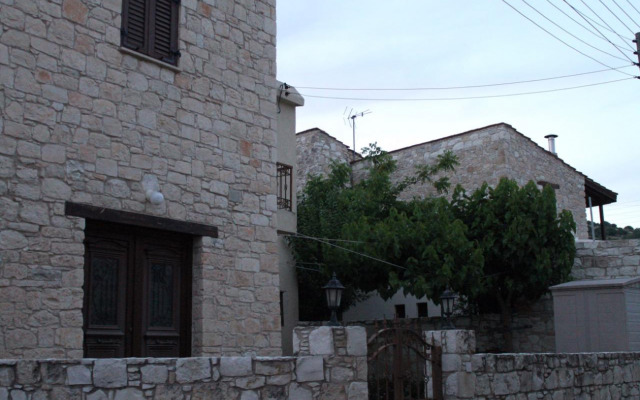 Salamiou Stone House Villa