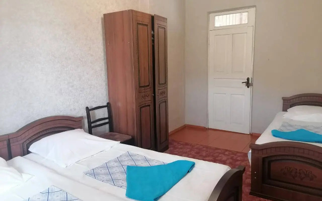Uyut Guest house