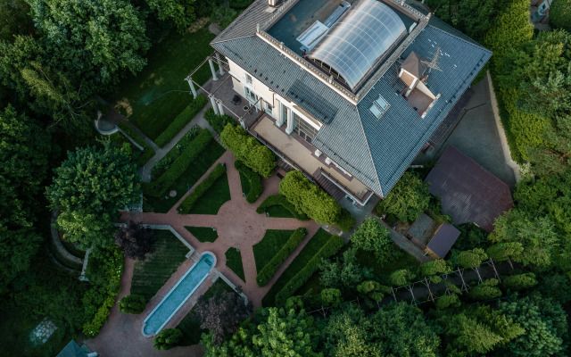 Atrium Private house