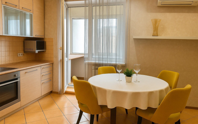 Квартира Просторная Трехкомнатная