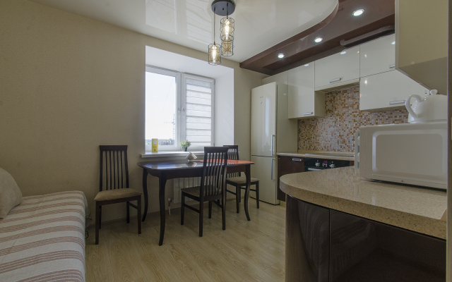 "1 Komnatnaya Na Aslamasa" Apartments