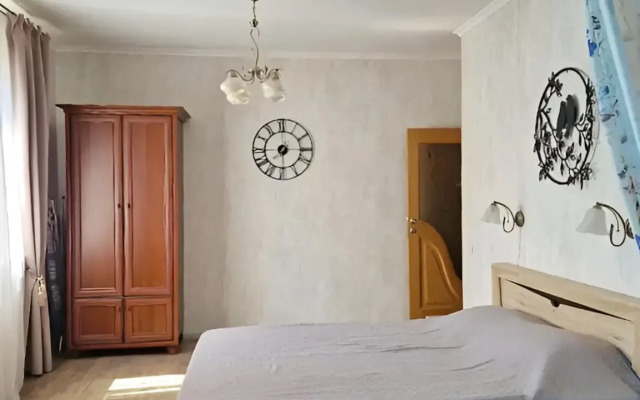 2-kh Komn Solnechnaya Storona Per.Gruzinskiy Parkovka Besplatno Flat