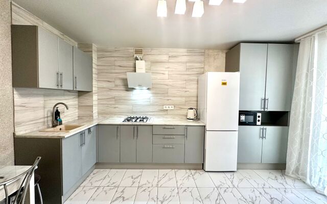 Yevro 3-Kh Komnatnye Apartamenty Na Sheremetyevskoy 10k5 Apartments