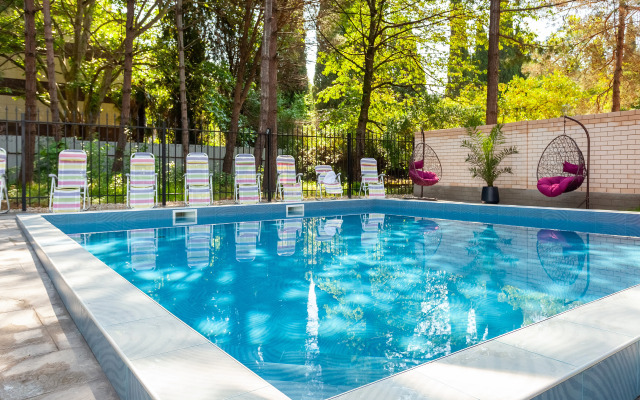 Grejs Kaliforniya 3* Hotel