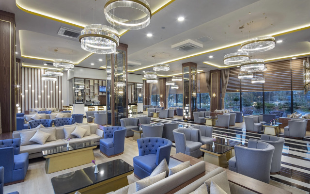 Aydinbey Queen's Palace & Spa - Ultra All Inclusive Resort