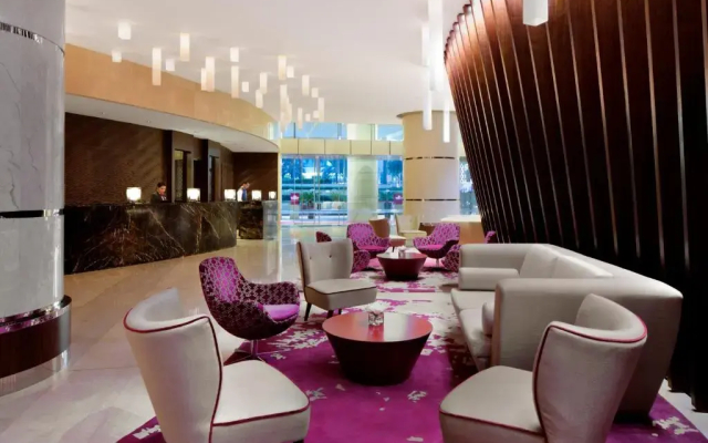 Отель Crowne Plaza Festival City