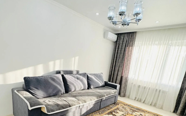 Kvartira v Mikrorayon Aksay Flat
